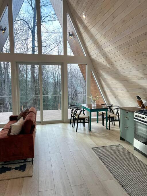 Fox Ridge-Black Alder Lodging Logan Exterior foto